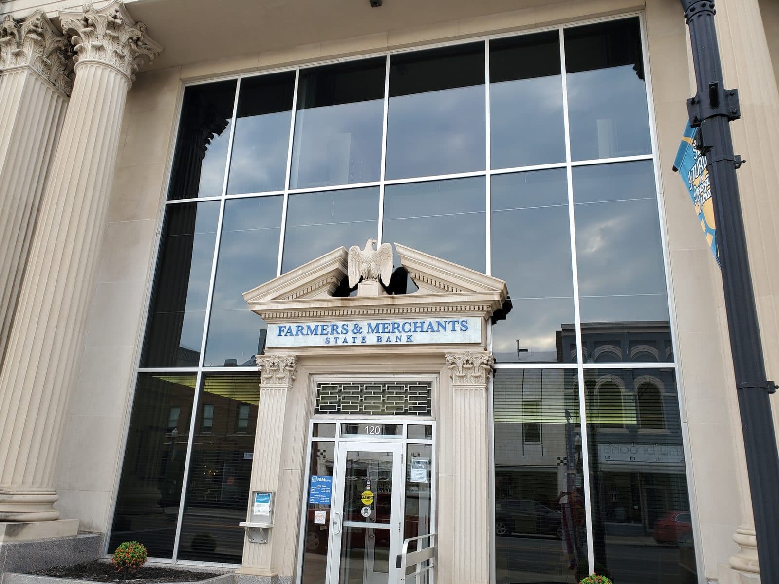 Streak-free finish on a Champaign County storefront